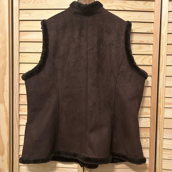 D & Co Faux Suede Fur Vest - Picture 2 of 6